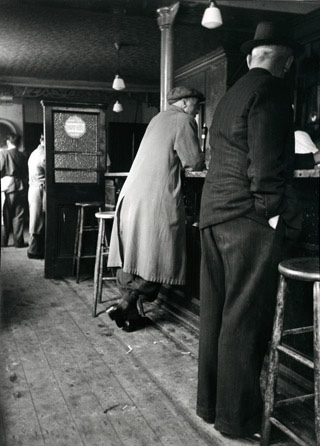 Pub in 1952